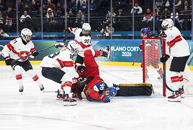 ONLINE: Česko - Švýcarsko 2:1. Hokejistky drží těsný náskok, přibývá tvrdých soubojů