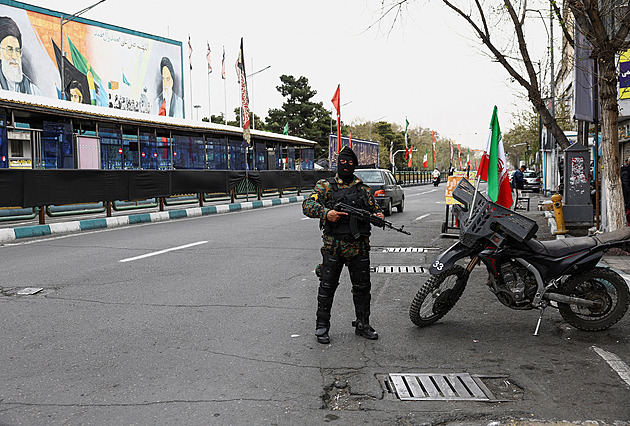 Režim se pomstí na nás, válčete dál. Mezi Íránci se šíří strach z mírových jednání