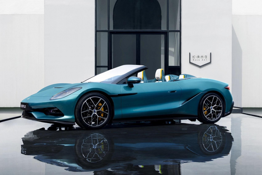 Kabriolet Denza Z od BYD s výkonem 1 000 koní míří do Evropy
