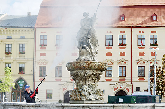 Vládce moří Neptuna skropila voda. Jihlava chystá kašny na zimní spánek